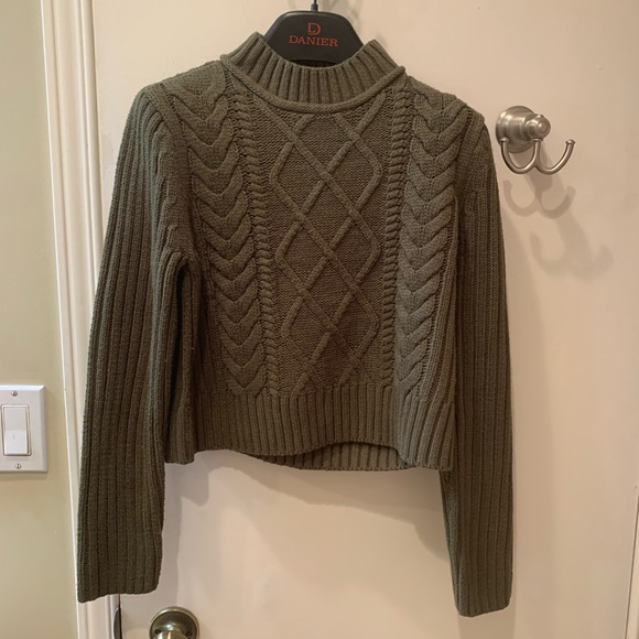 Cropped Cable Knit Sweater - Picture 2 of 5